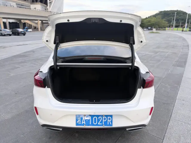 Changan Eado — Фото автомобиля 10