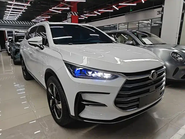 BYD Tang — Фото автомобиля 3