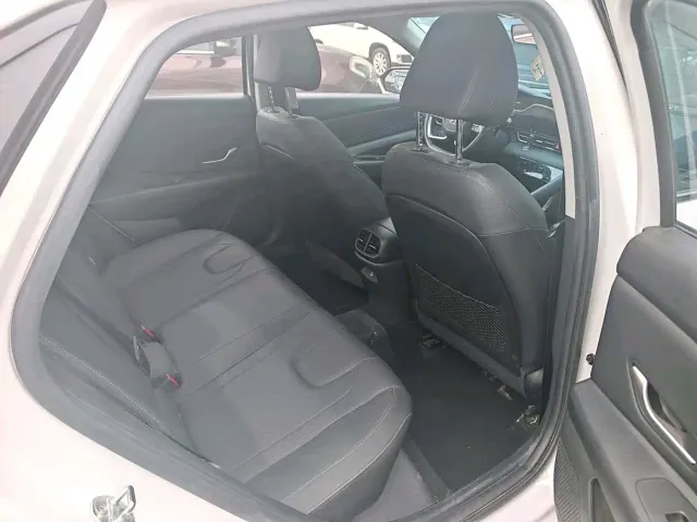 Hyundai Elantra — Фото автомобиля 5