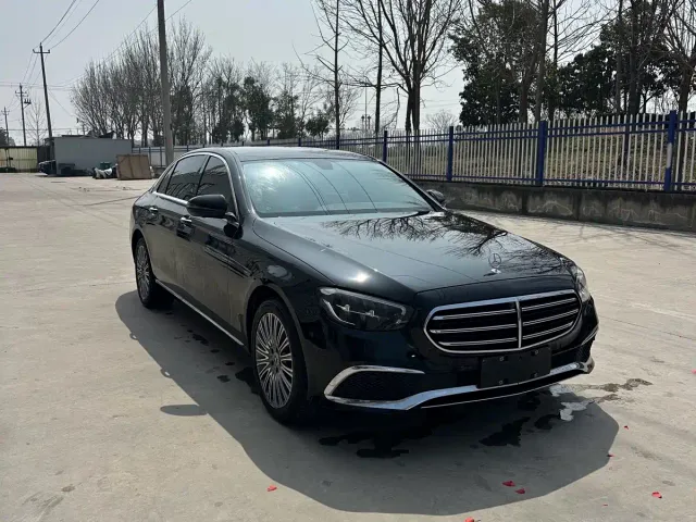 Mercedes-Benz E-Class — Фото автомобиля 2