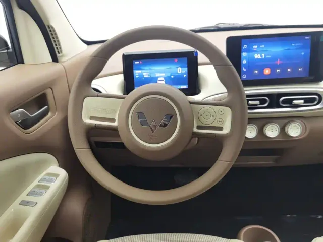 Wuling Hongguang Mini EV — Фото автомобиля 11