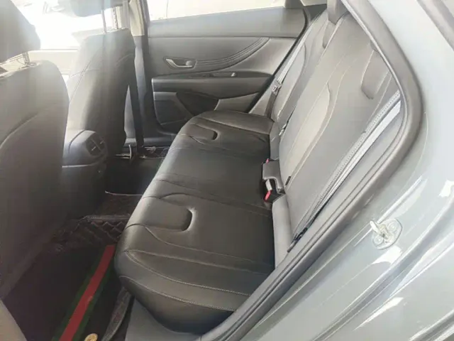 Hyundai Elantra — Фото автомобиля 16