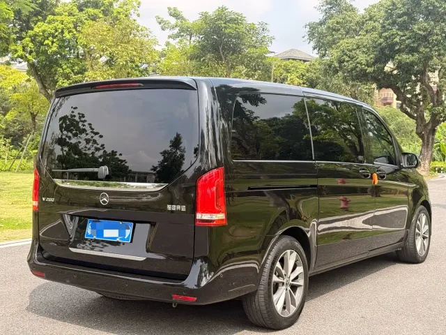 Mercedes-Benz V-Class — Фото автомобиля 10