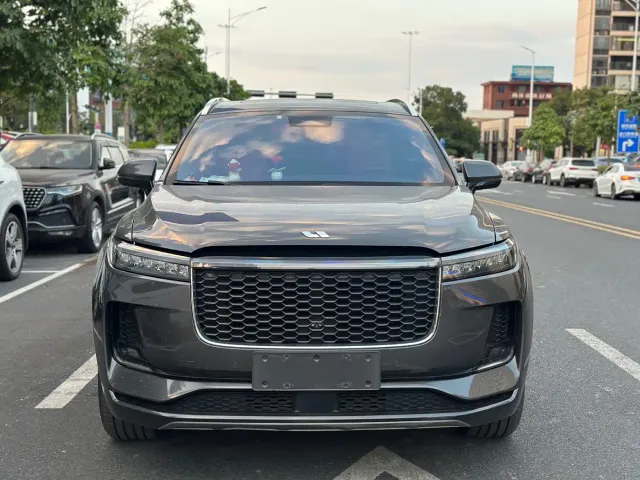 Li Auto ONE — Фото автомобиля 2
