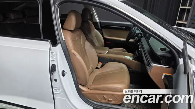 Hyundai Grandeur GN7 — Фото автомобиля 12