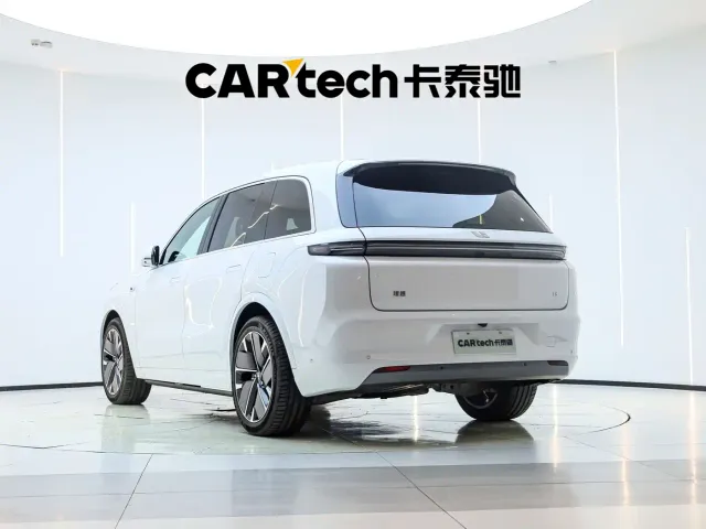 Li Auto L8 — Фото автомобиля 13