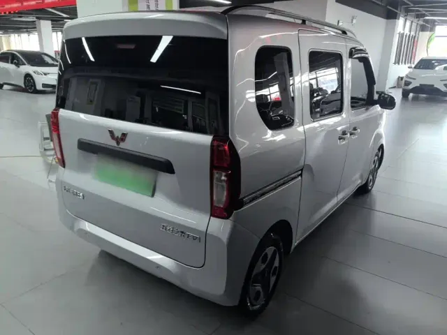 Wuling Zhiguang NEV — Фото автомобиля 6