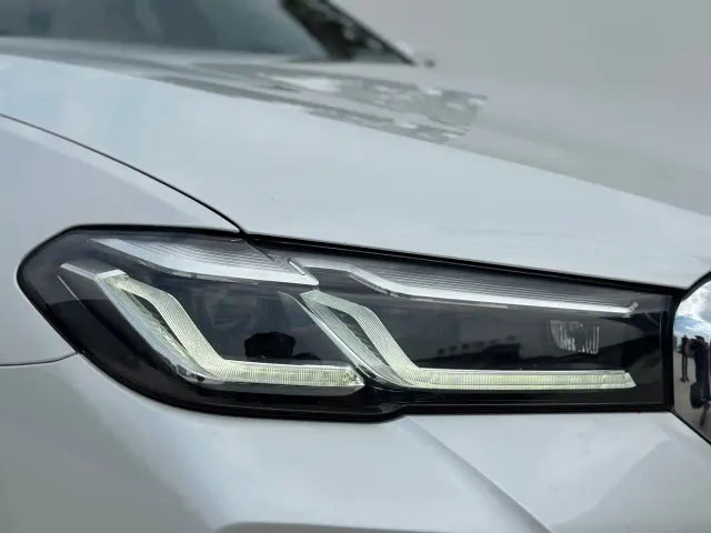 BMW 5 Series — Фото автомобиля 4