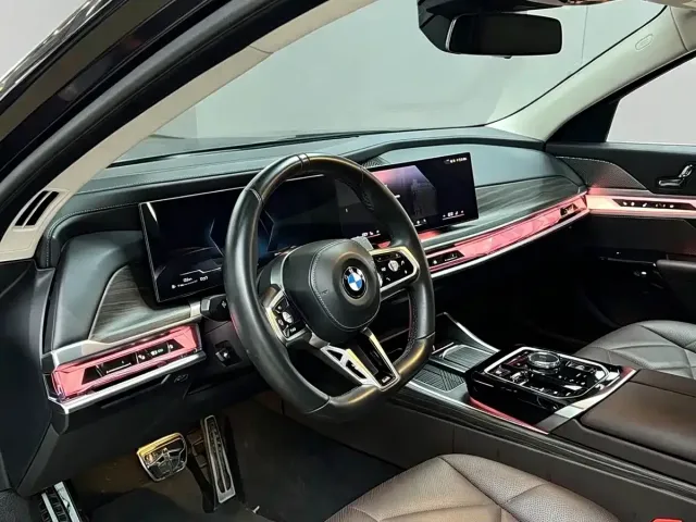 BMW 7 Series — Фото автомобиля 3