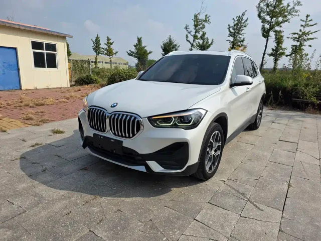 Фотография автомобиля — BMW X1