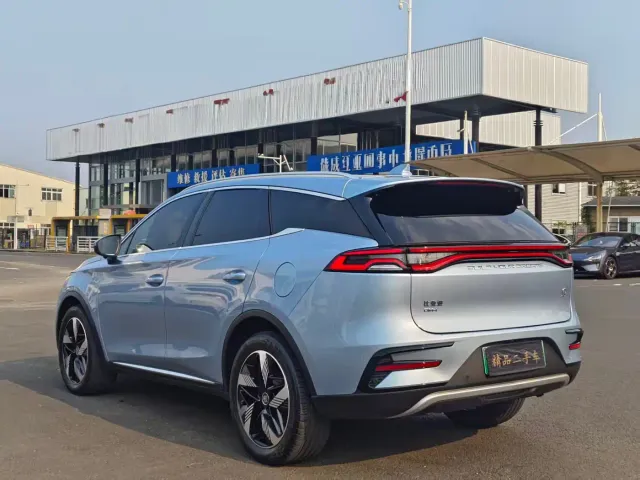 BYD Tang — Фото автомобиля 7