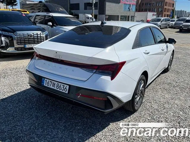 Hyundai Avante CN7 — Фото автомобиля 13