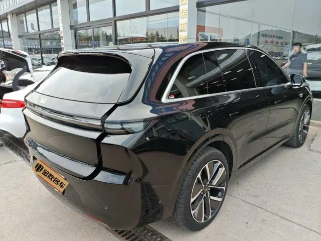 Li Auto L6 — Фото автомобиля 7