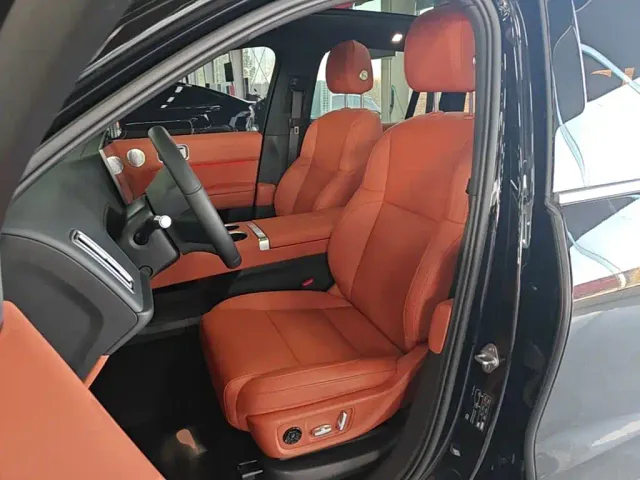 Li Auto L6 — Фото автомобиля 14