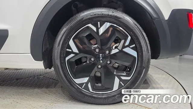 Kia Niro New — Фото автомобиля 21