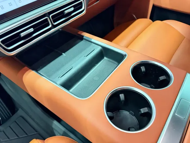 Li Auto L9 — Фото автомобиля 17