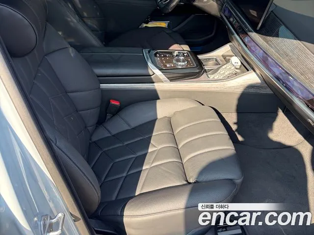 BMW 7 Series G70 — Фото автомобиля 7
