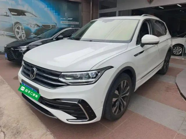 Фотография автомобиля — Volkswagen Tiguan L