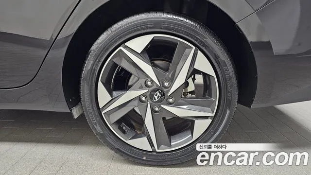 Hyundai AVANTE Avante (CN7) — Фото автомобиля 21