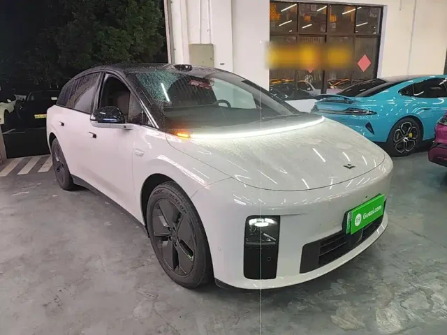 Li Auto Li Auto i6 2025 2WD Base Model — Фото автомобиля 3