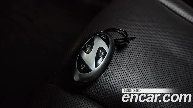 Hyundai Grandeur Grandeur (GN7) 2.5 Бензин 2WD — Фото автомобиля 30