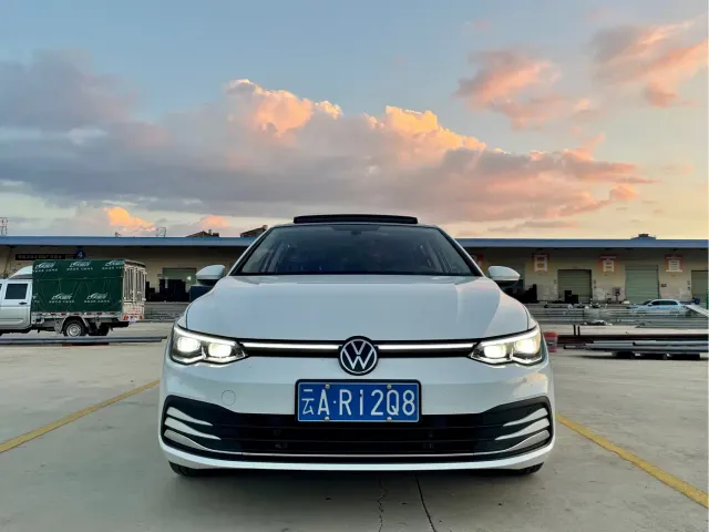 Volkswagen Golf — Фото автомобиля 3