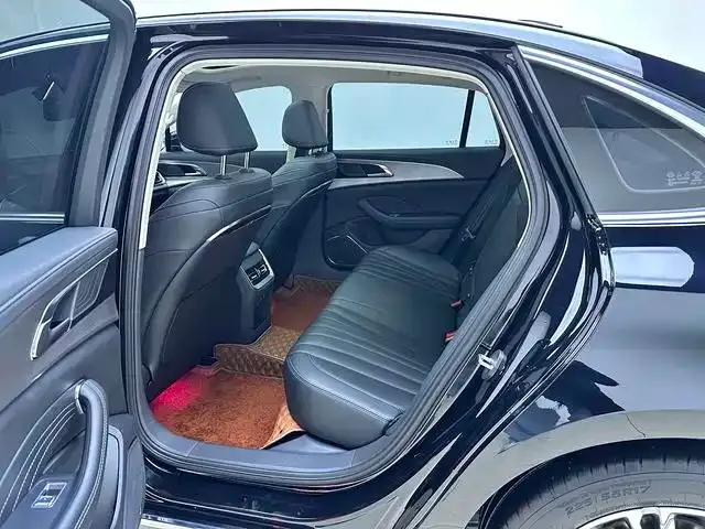 Hongqi H5 — Фото автомобиля 11