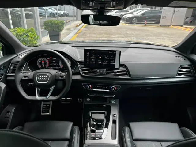 Audi Q5L — Фото автомобиля 10
