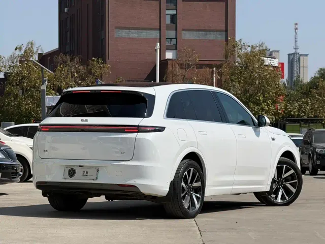 Li Auto L7 — Фото автомобиля 6