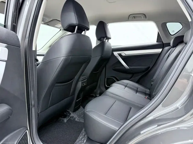 Geely Binyue — Фото автомобиля 9