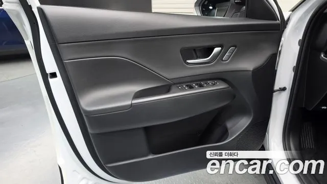 Hyundai Kona SX2 — Фото автомобиля 13