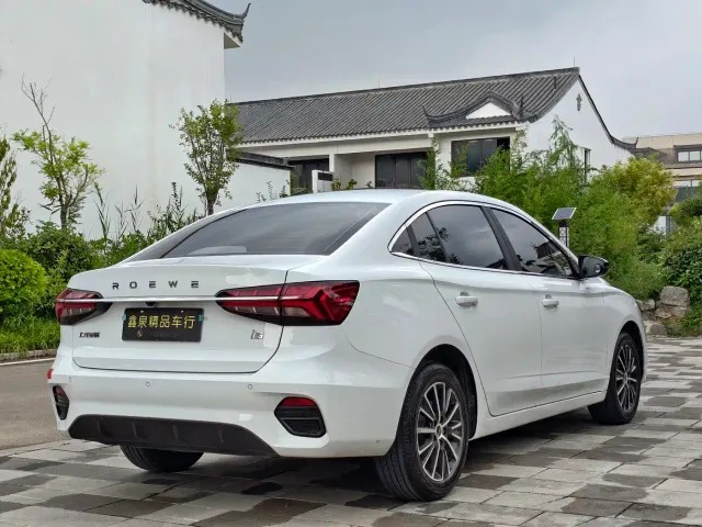 Roewe i5 — Фото автомобиля 5