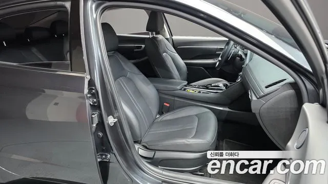 Hyundai Sonata — Фото автомобиля 16