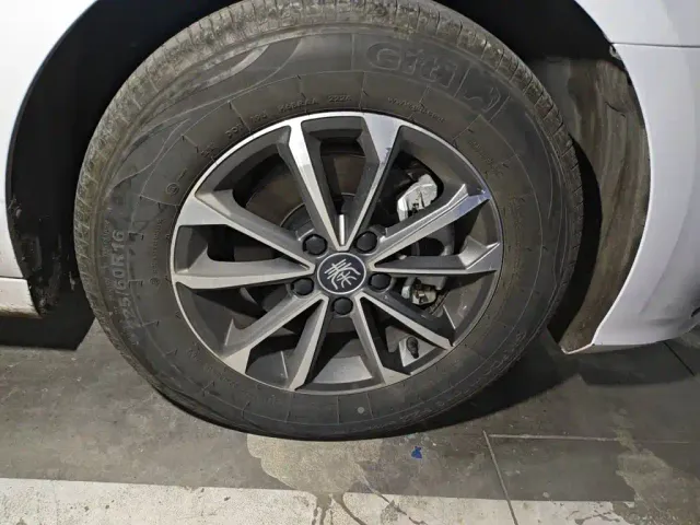 BYD Qin PLUS — Фото автомобиля 25