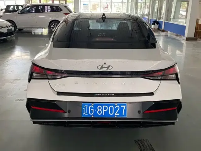 Hyundai Elantra — Фото автомобиля 4