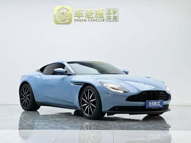 Aston Martin DB11 — Фото автомобиля 3