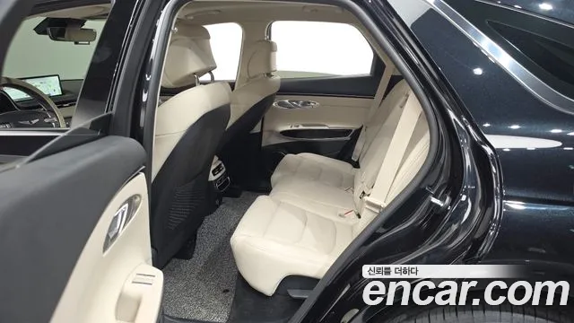 Genesis GV70 2.5T Бензин 2WD — Фото автомобиля 9