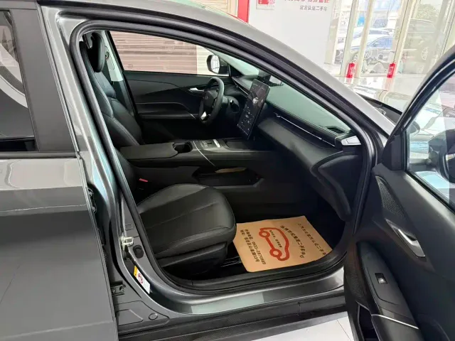 Changan Qiyuan A05 — Фото автомобиля 15