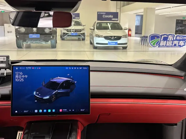 Xiaomi SU7 — Фото автомобиля 17