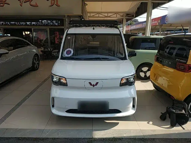 Wuling Zhiguang NEV — Фото автомобиля 2