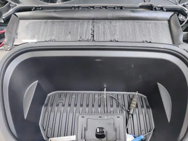 Tesla Model Y — Фото автомобиля 16