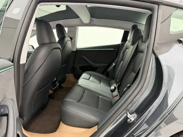 Tesla Model 3 — Фото автомобиля 19