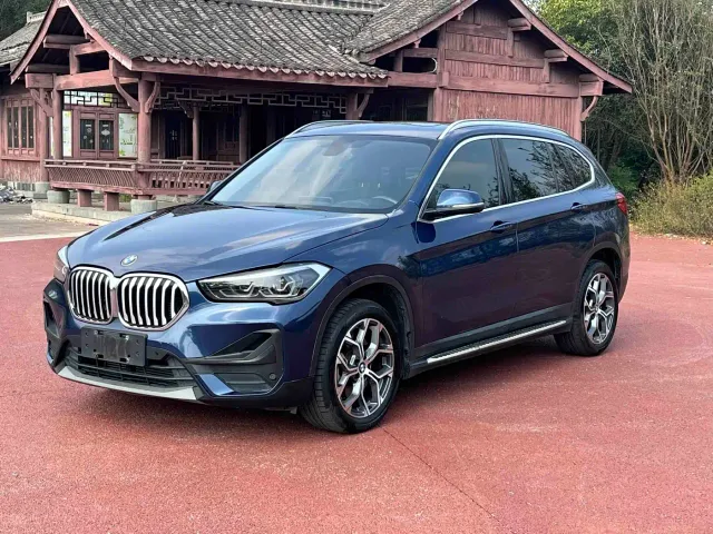 Фотография автомобиля — BMW X1