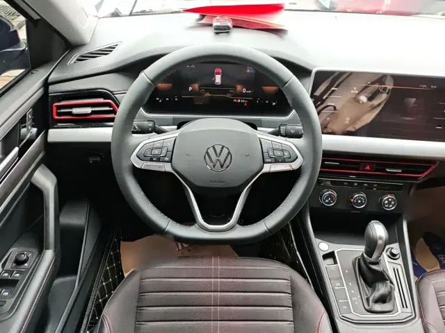 Volkswagen Lavida — Фото автомобиля 10