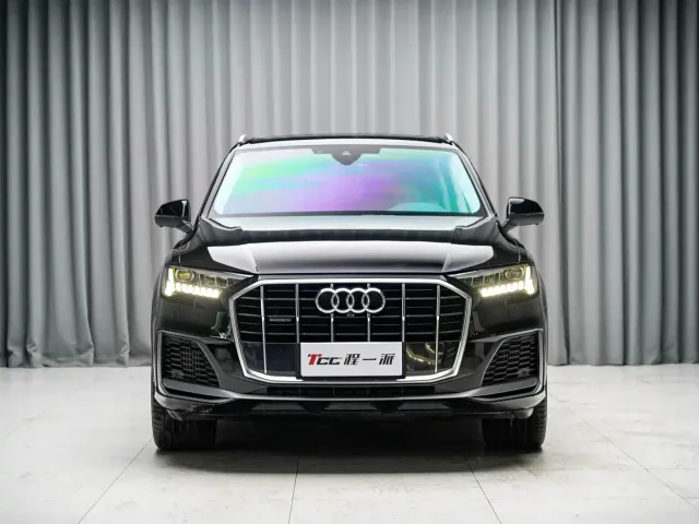 Audi Q7 — Фото автомобиля 2