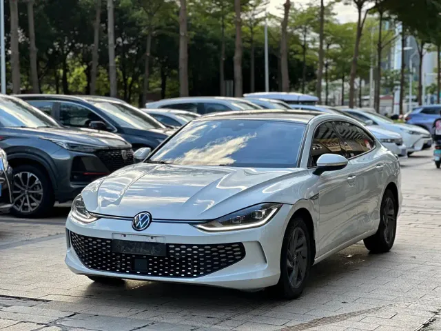 Фотография автомобиля — Volkswagen Lamando