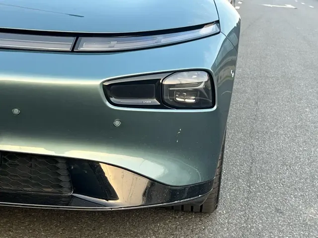 Xpeng P7 — Фото автомобиля 30