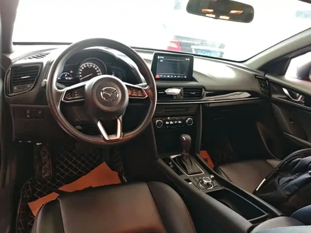 Mazda CX-4 — Фото автомобиля 9