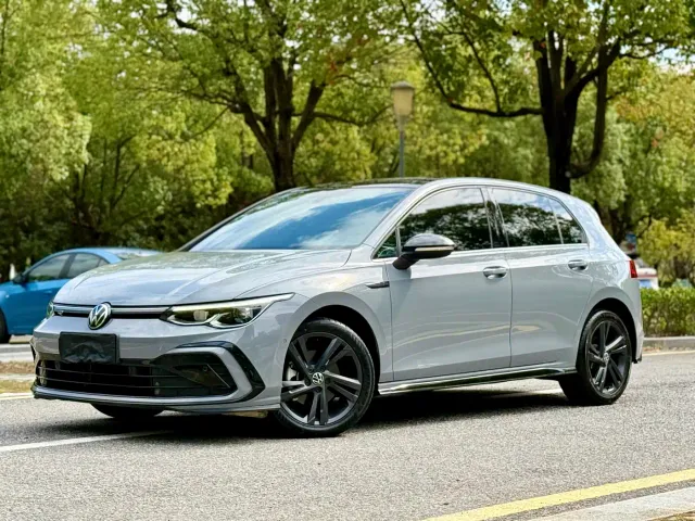 Фотография автомобиля — Volkswagen Golf