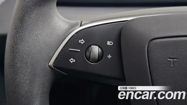 Tesla Model 3 — Фото автомобиля 20